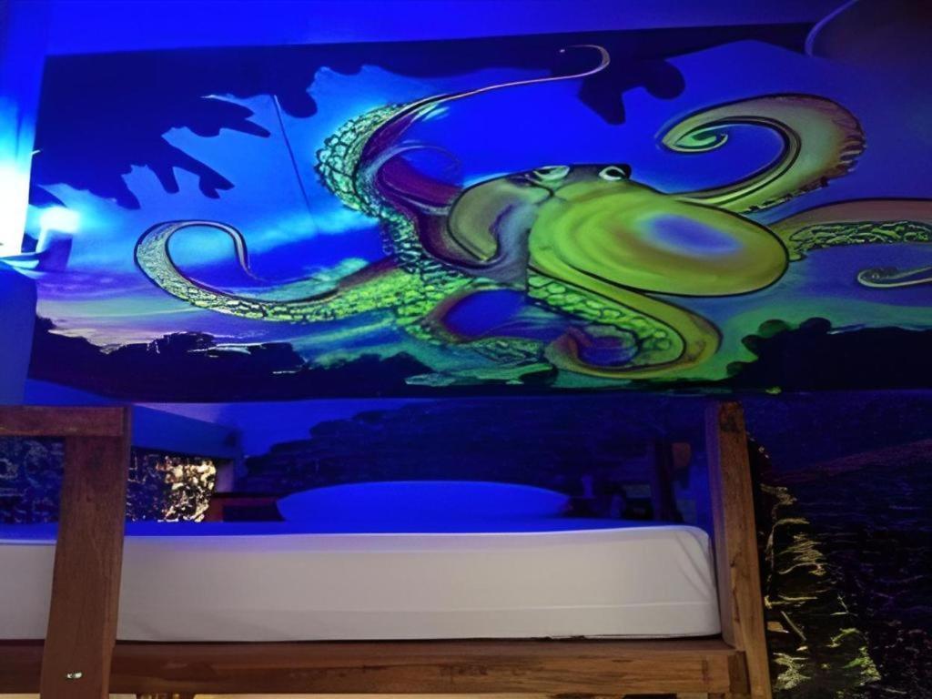 Peacock Hostel Ko Lanta Exteriör bild