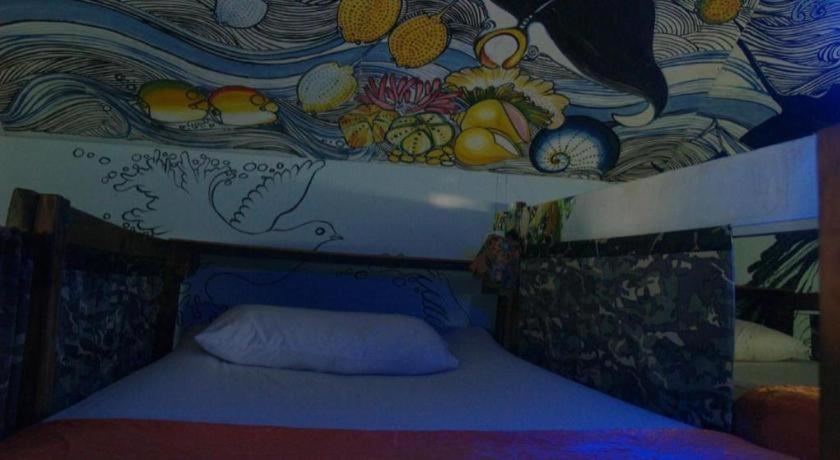 Peacock Hostel Ko Lanta Exteriör bild