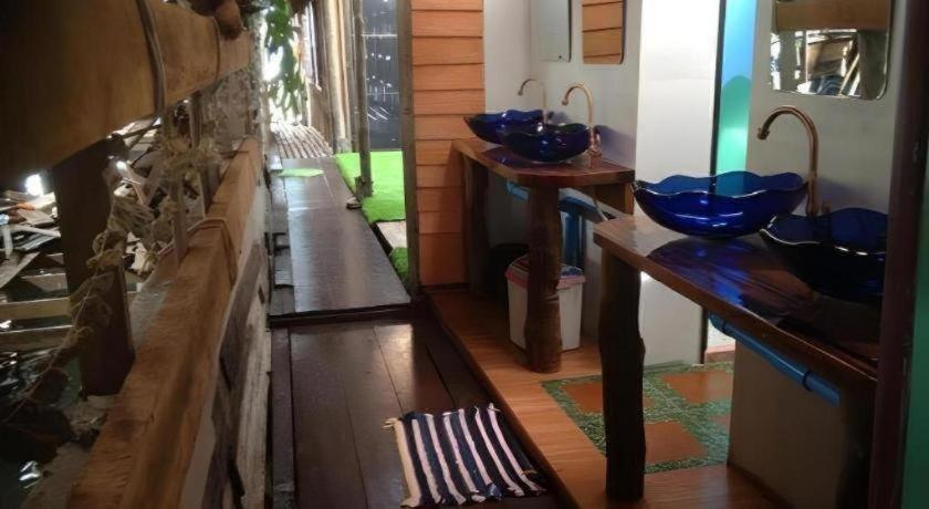 Peacock Hostel Ko Lanta Exteriör bild