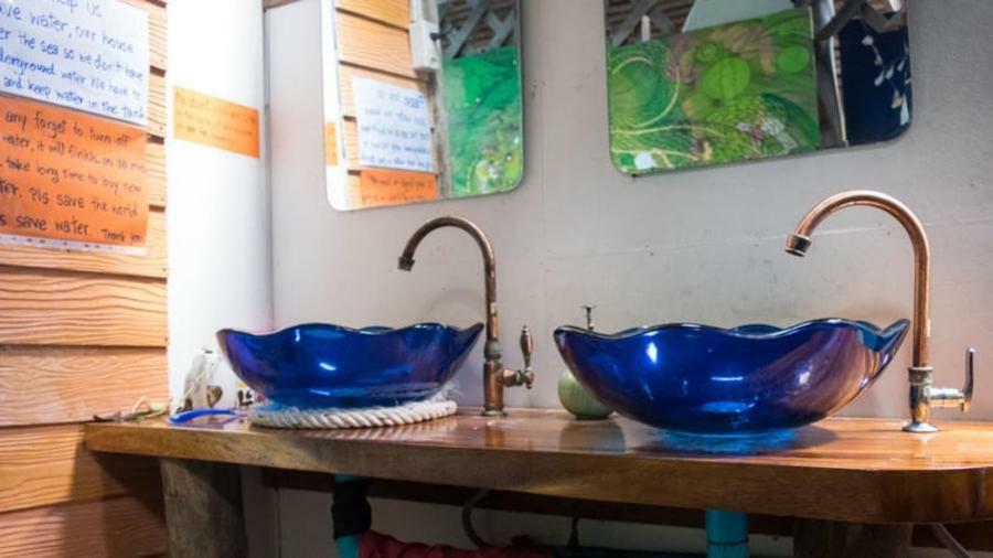 Peacock Hostel Ko Lanta Exteriör bild