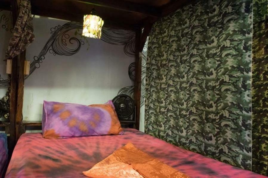 Peacock Hostel Ko Lanta Exteriör bild